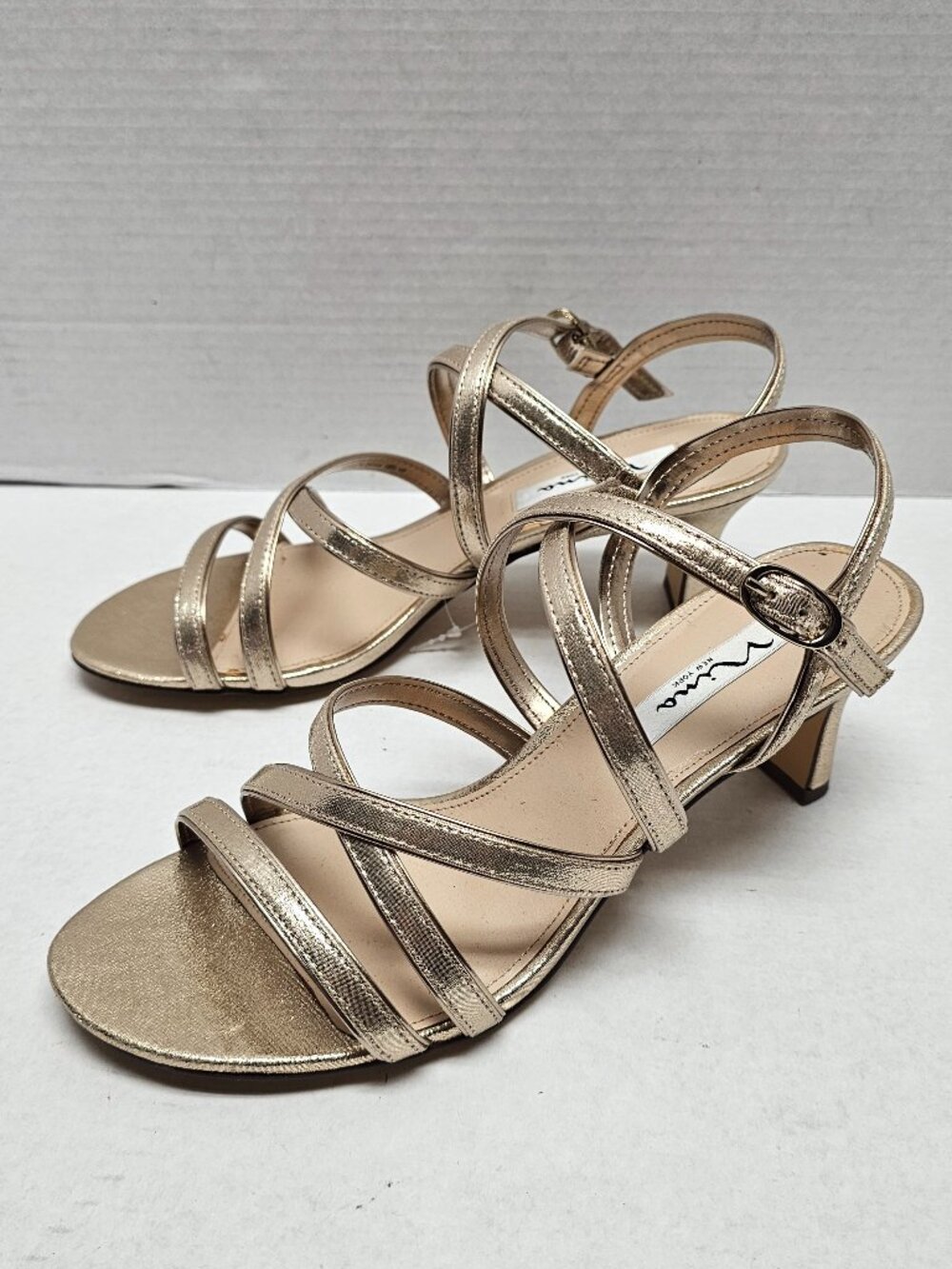Nina Womens Genaya Dress Sandals Shoes Metallic Gold Finish Strappy Mid Heel 9.5